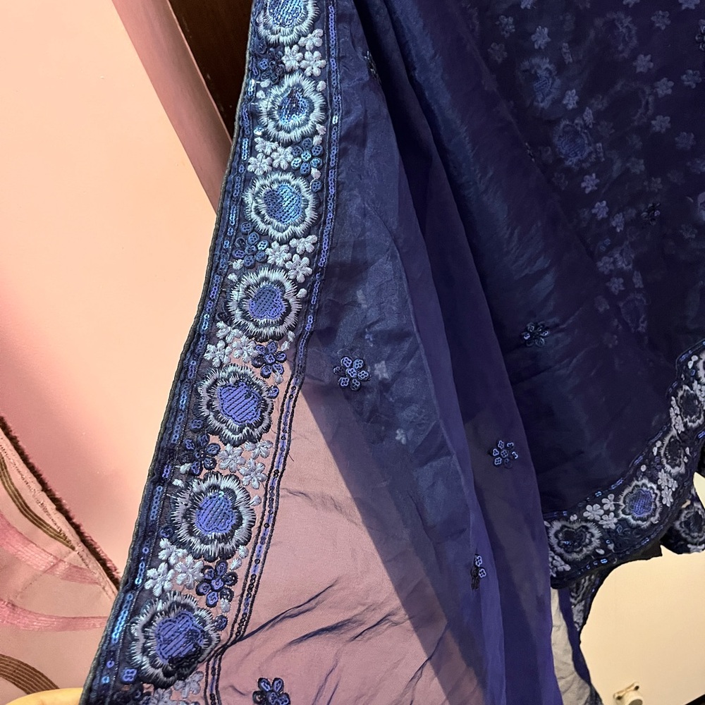 Designer heavy embroidery kurta set with long duppta! - Picture 10 of 16